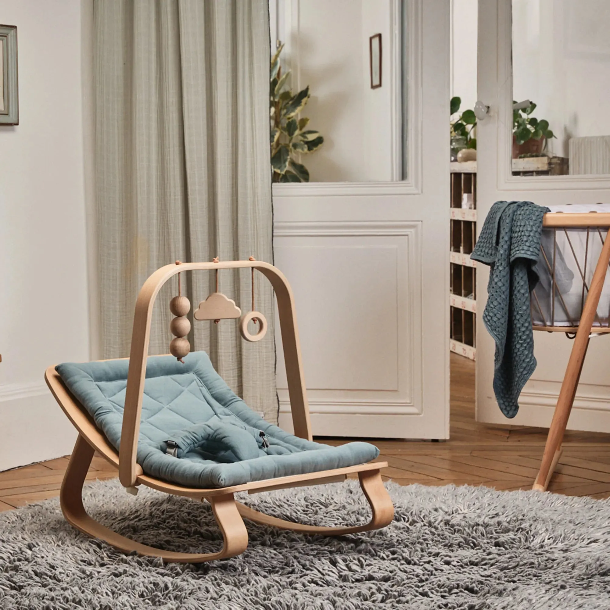 Charlie Crane, Baby Rocker Levo Beech, Orage