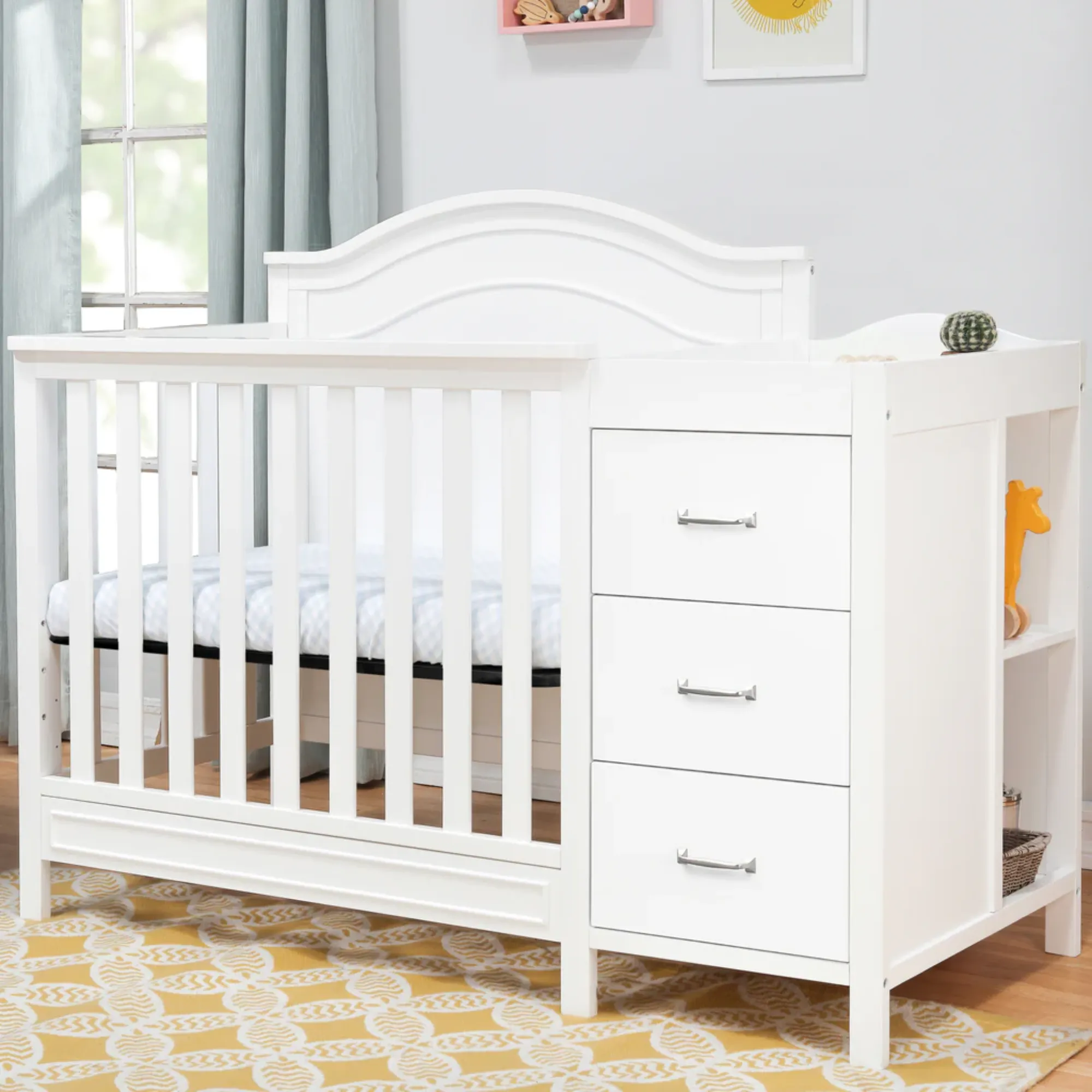DAVINCI Charlie 4-in-1 Convertible Mini Crib & Changer