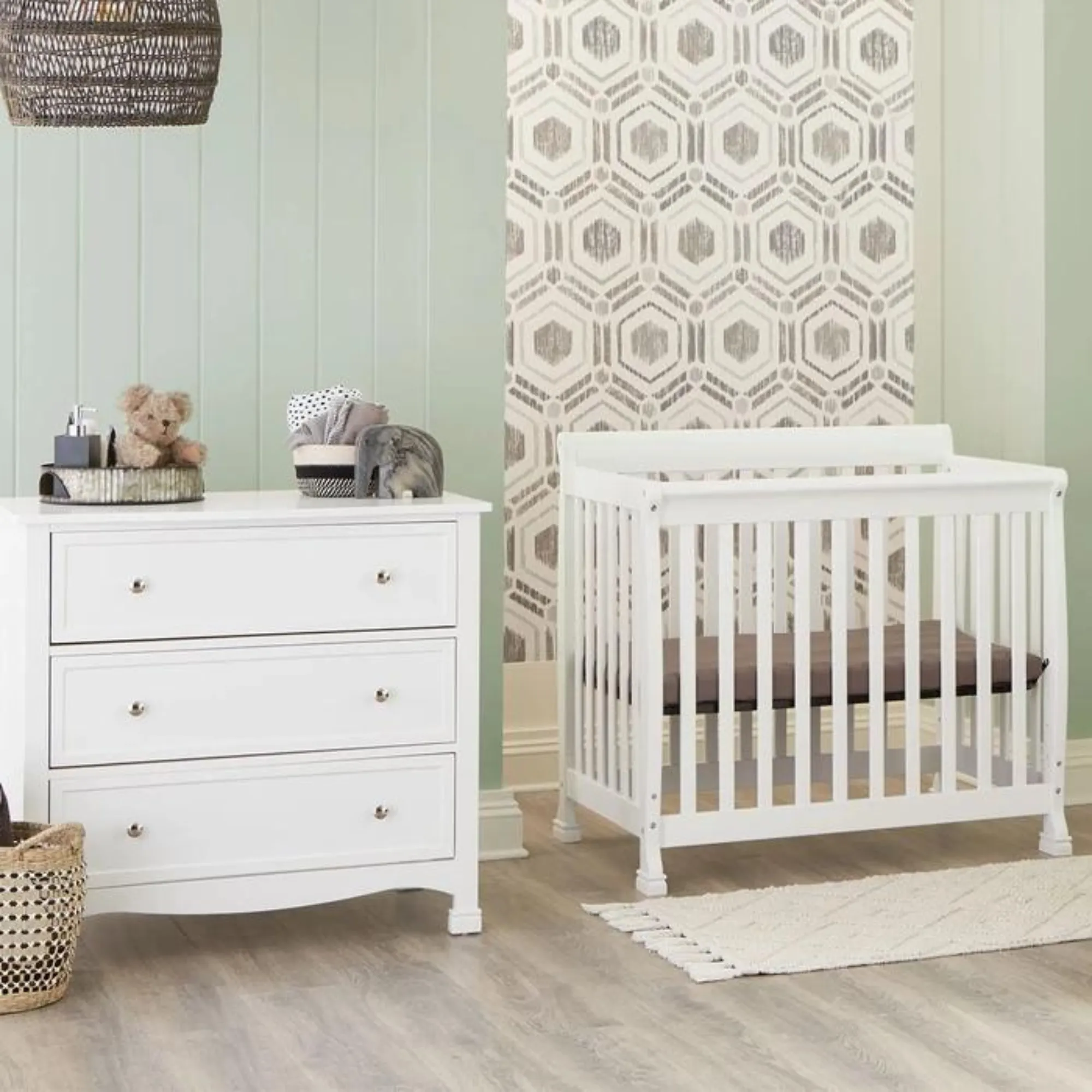 DAVINCI Kalani 4-in-1 Convertible Mini Crib