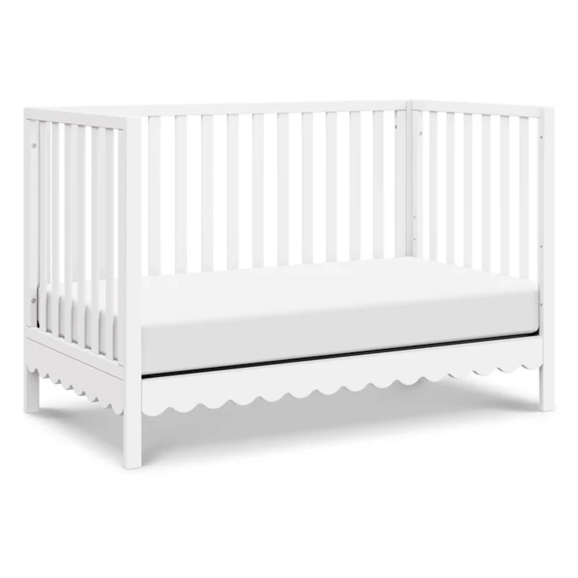 DAVINCI Sammy Scallop 4-in-1 Convertible Crib - White