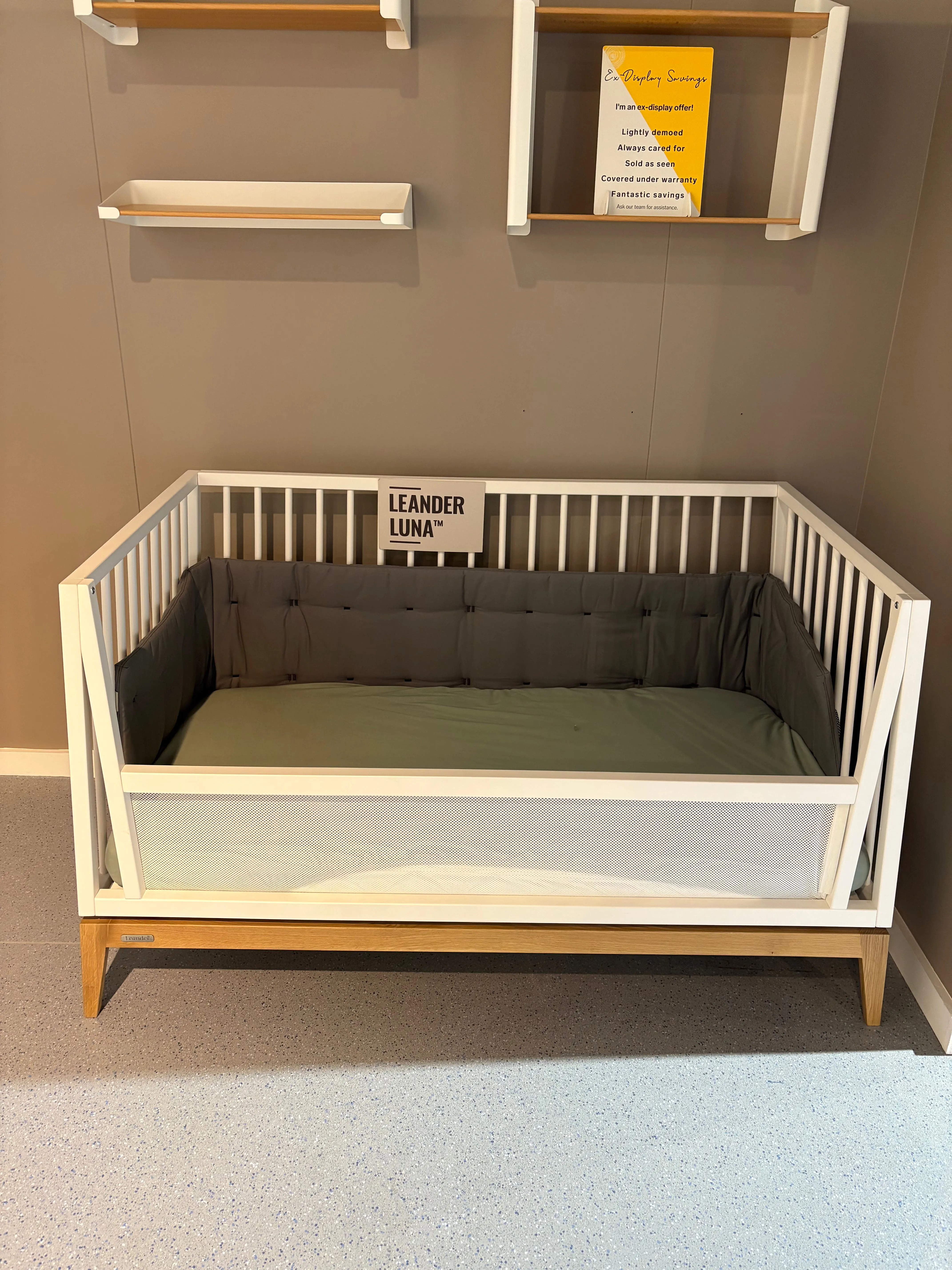 Ex-Display, LEANDER, LUNA BABY COT, 140X70 CM, White   Mattress (Collection Only)