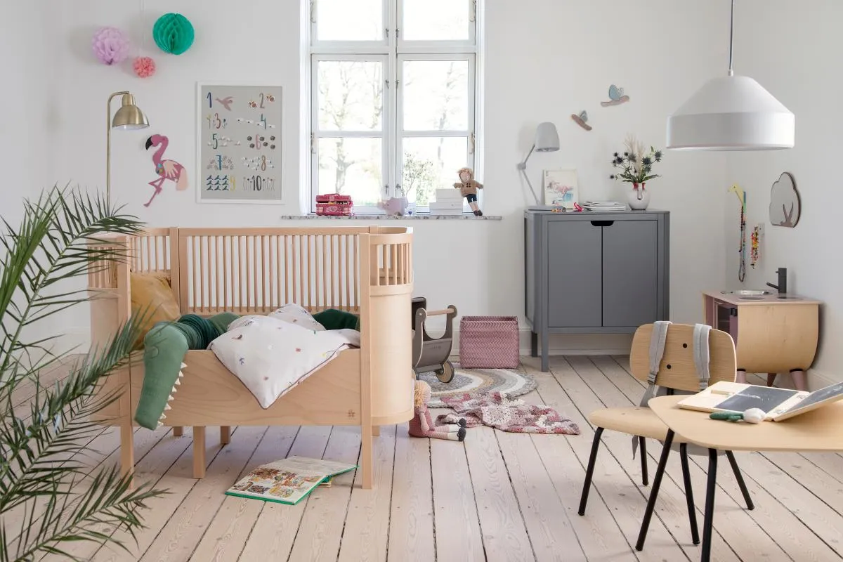 *Ex-Display* Sebra, Extendable Cot Bed Baby & Junior, Wooden   Mattress