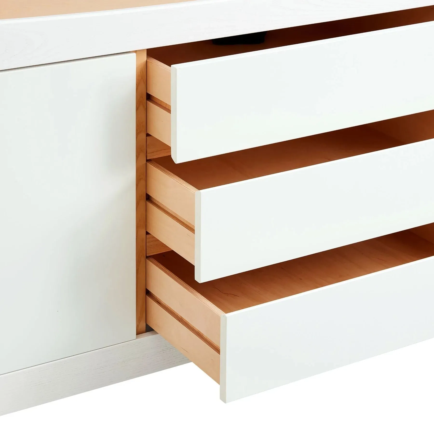 Gaia Baby, Hera Dresser