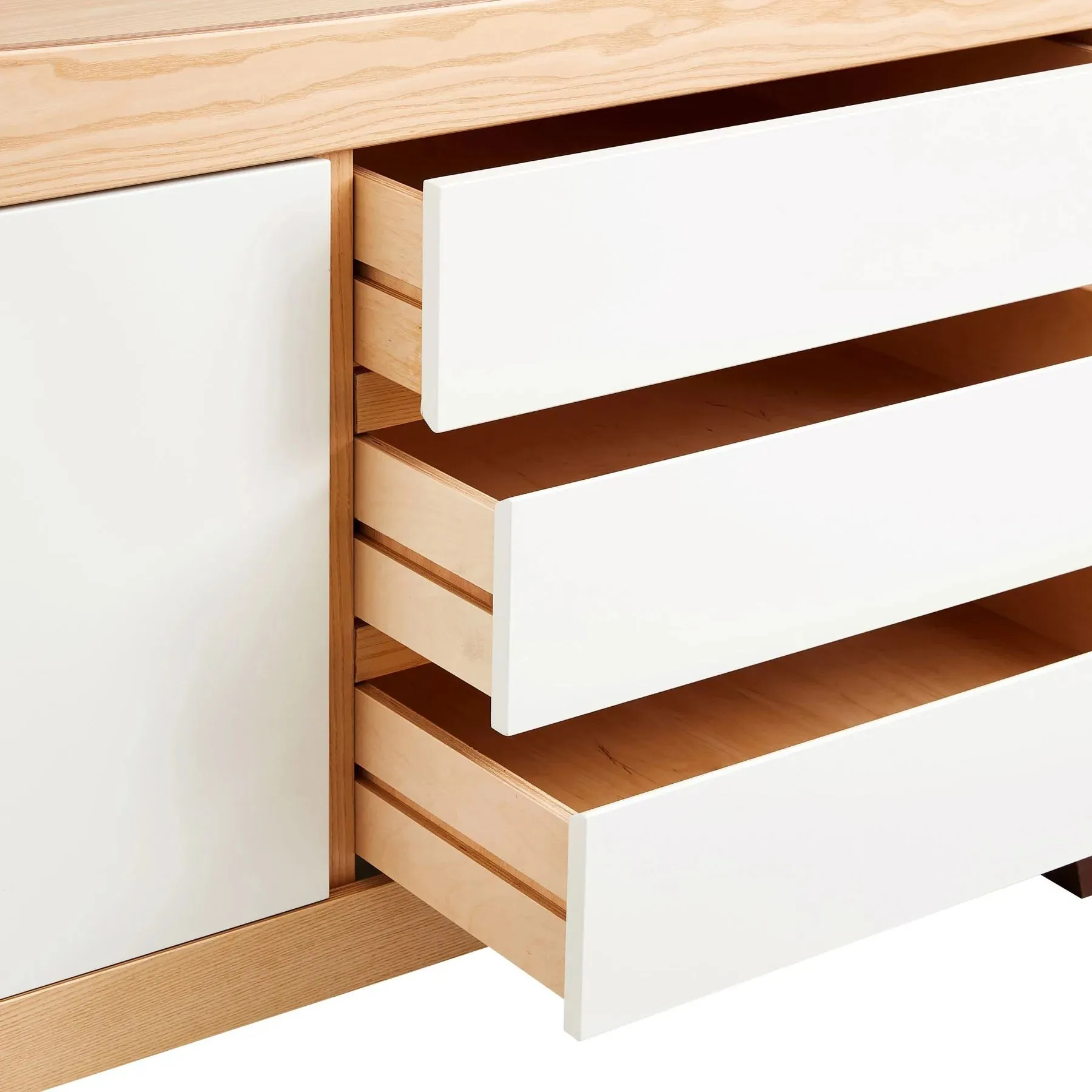 Gaia Baby, Hera Dresser