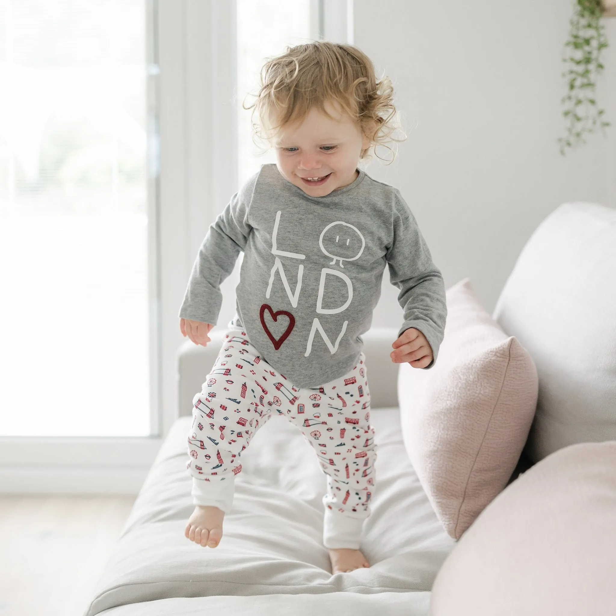 Little London Long Sleeve T-Shirt 2 Pack & Leggings Outfit