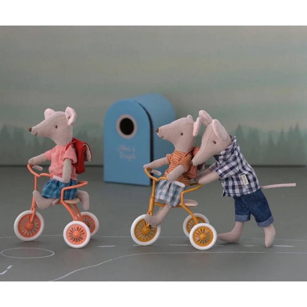 Maileg abri a tricycle for mouse - ochre
