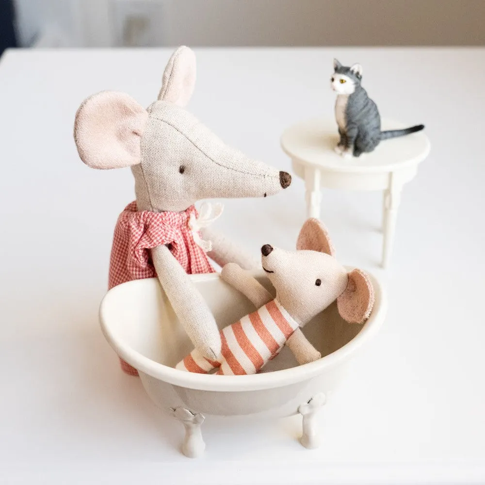 Maileg bathtub for mice