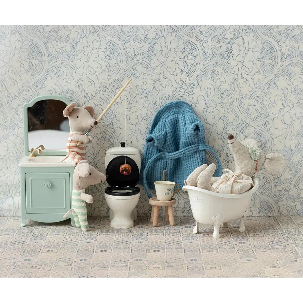 Maileg bathtub for mice