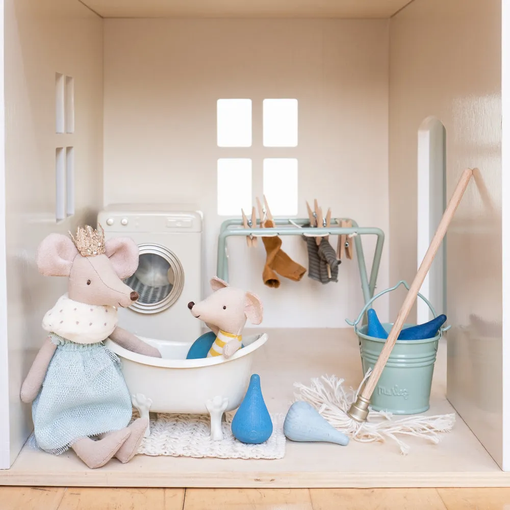 Maileg bathtub for mice