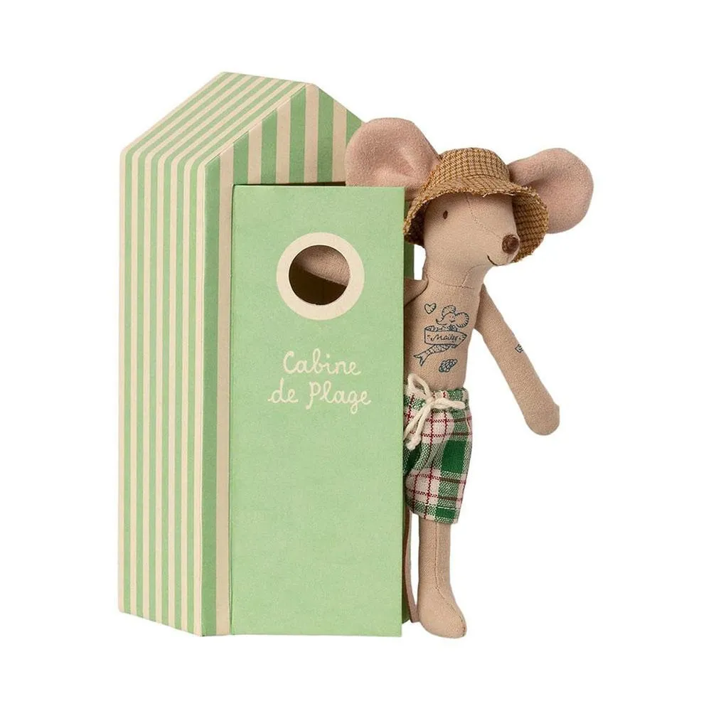 Maileg dad beach mouse in cabin de plage