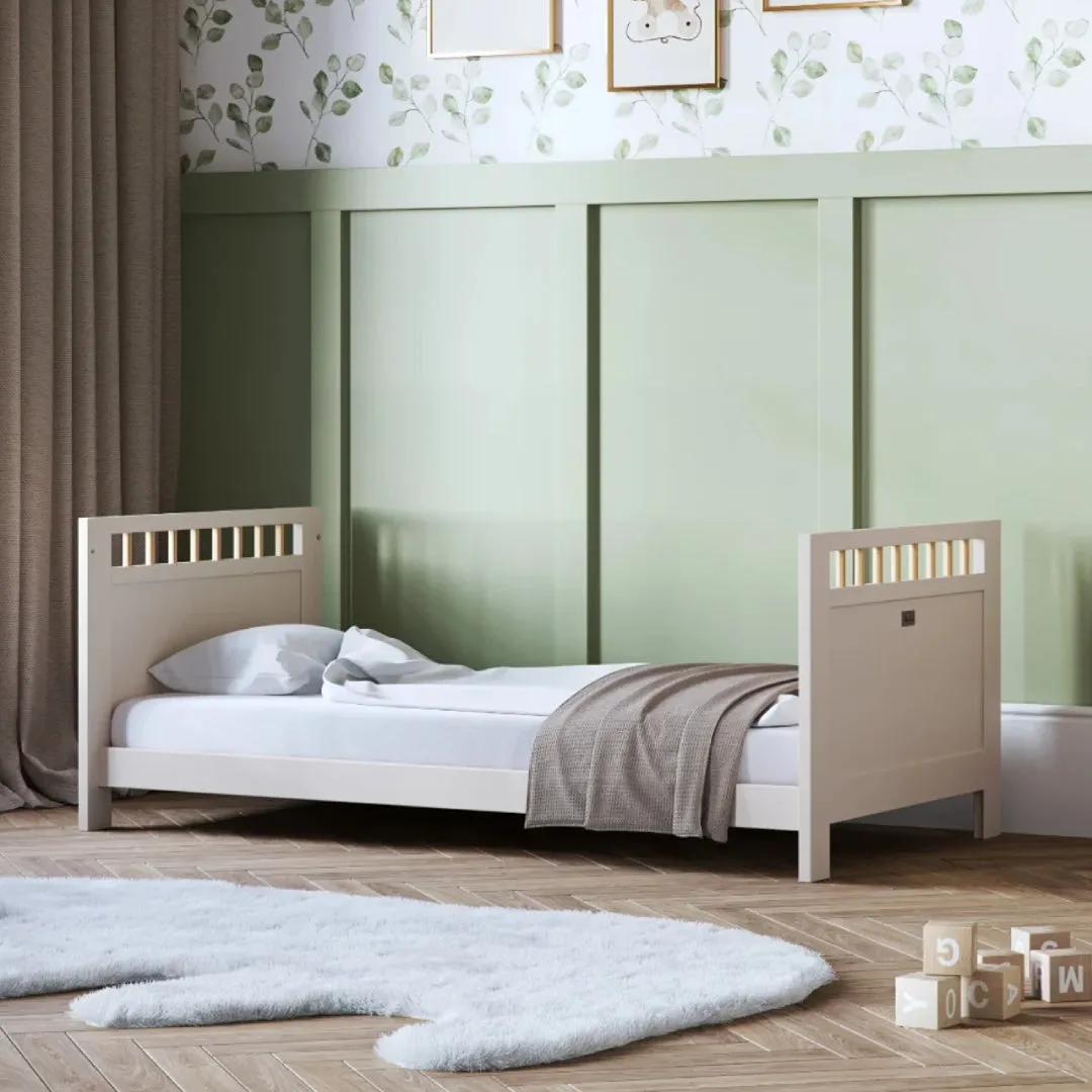 Silver Cross Seville 3 Piece Nursery Set - Cashmere Oak